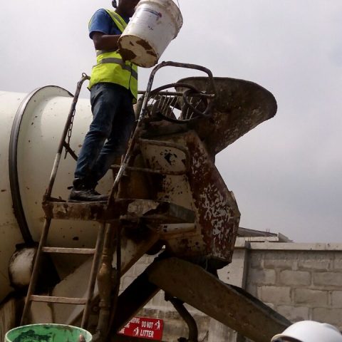 AQUAFIN KRYSTAL ADMIX CONCRETE WATERPROOFING: CONCRETE SUPPLIED BY LAFARGE READYMIX AND AQUAFIN ADMIX INTEGRATED ON SITE
